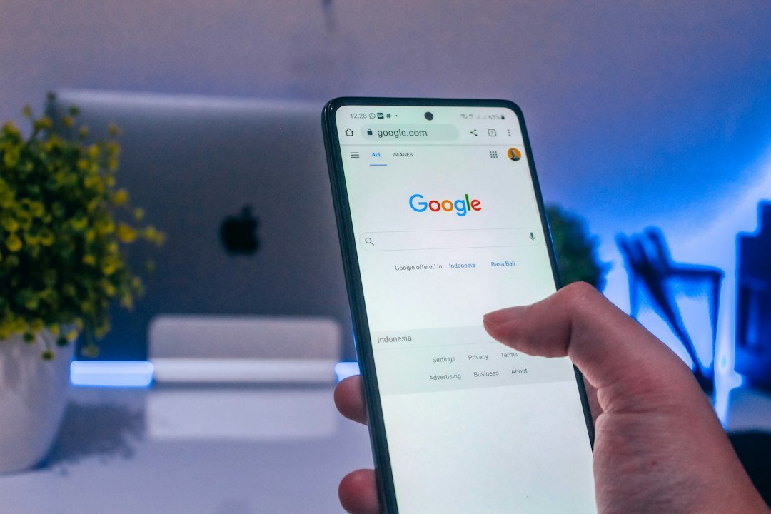 Search engine marketing and paid search on smartphone